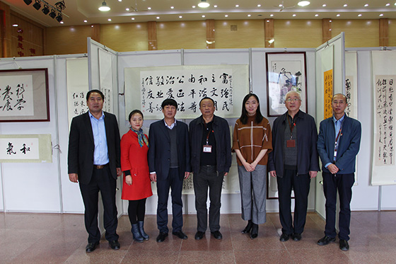 学院领导和上级团组织领导合影1 学院领导和上级团组织领导合影1