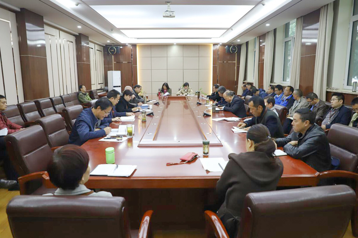1.10月22日，学院党委中心组学习扩大会集体学习习近平总书记给中央美院老教授的重要回信精神