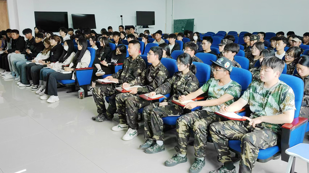 学生干部会议照片.jpg
