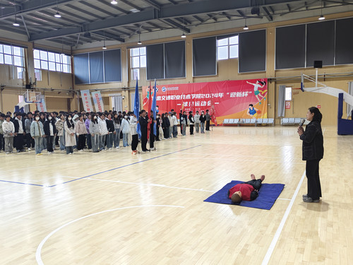校运会前急救宣讲1.jpg