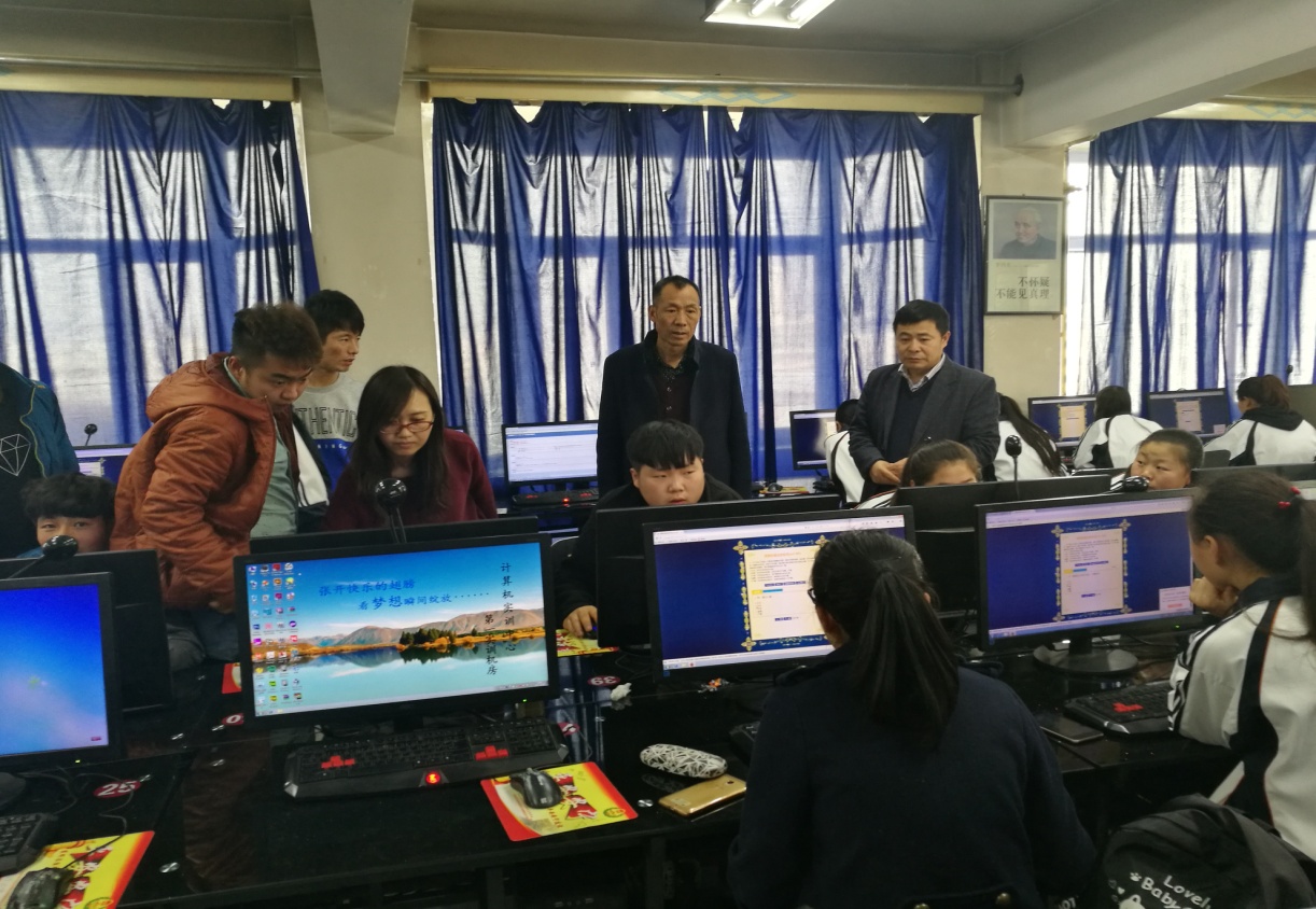 1学生处、心理健康教研室、心理咨询室负责人巡查此心理普查测试点 1学生处、心理健康教研室、心理咨询室负责人巡查此心理普查测试点