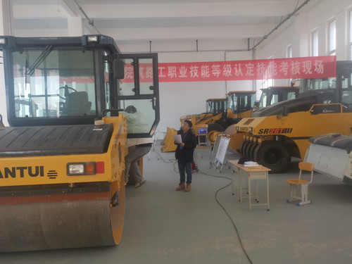 筑路工实操.jpg