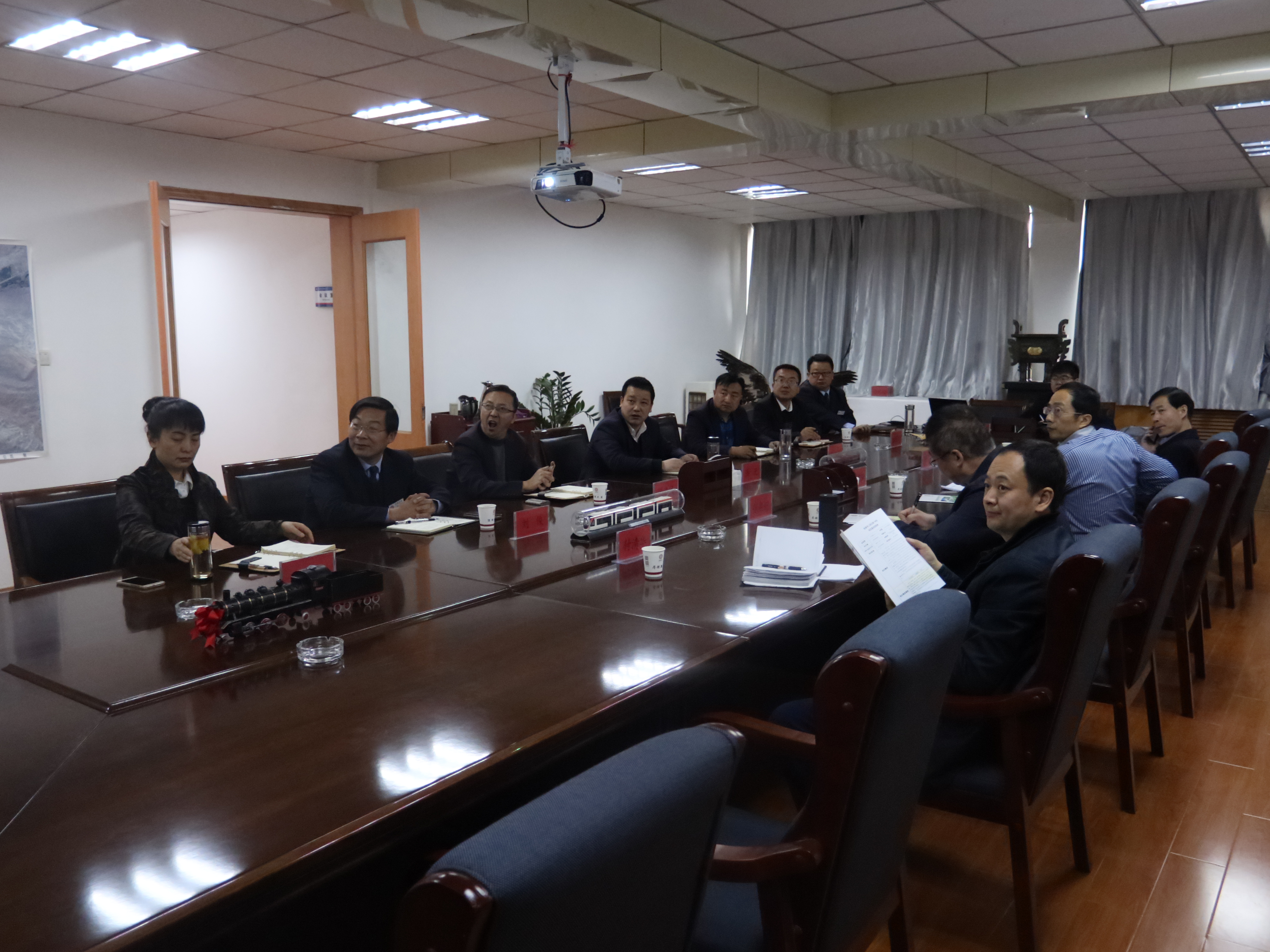 1 调研组与张掖市交通建设投资有限公司洽谈