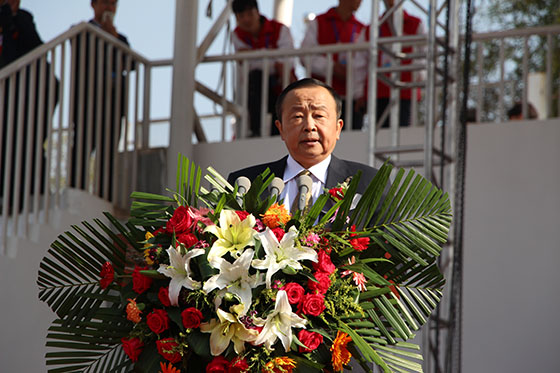 2学院党委书记徐亮主持大会