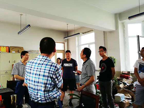 2院长亲临招生现场指导招生录取工作