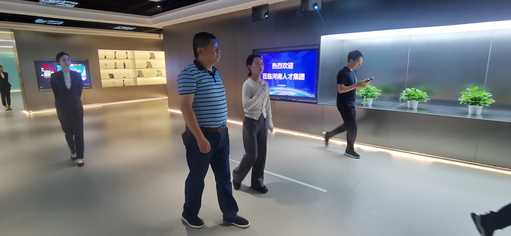参观河南人才集团.jpg