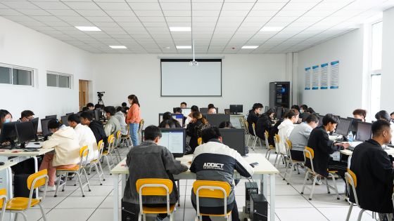 14.赛场