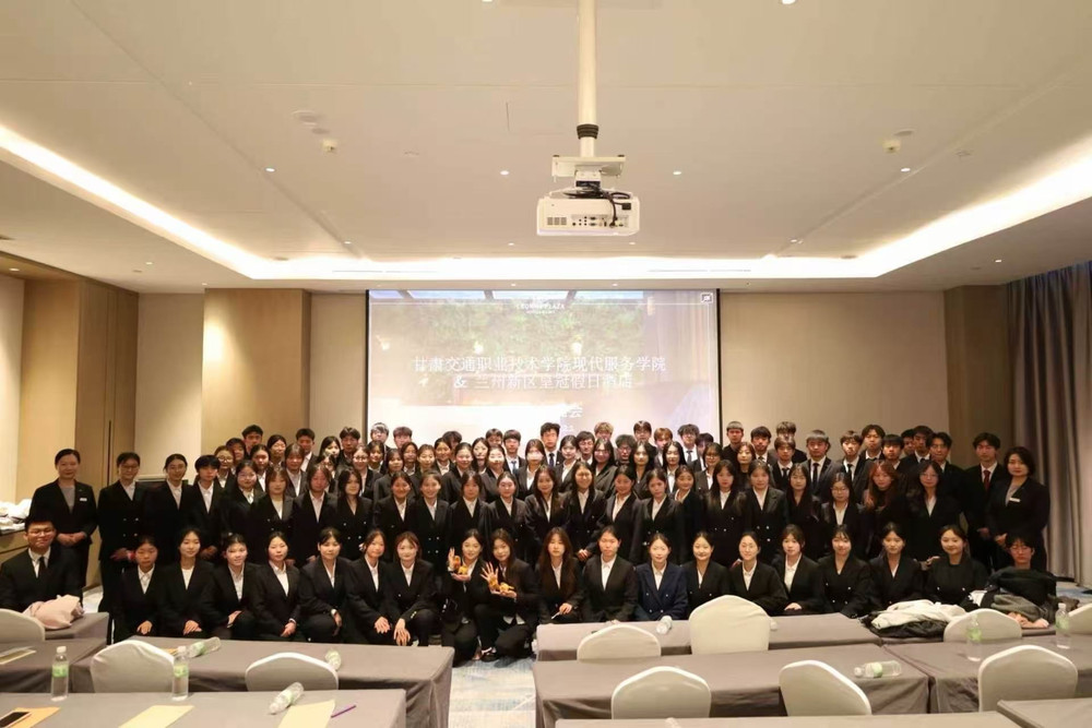 ee2504decd32345d5ff92aeae5074fbf.jpg