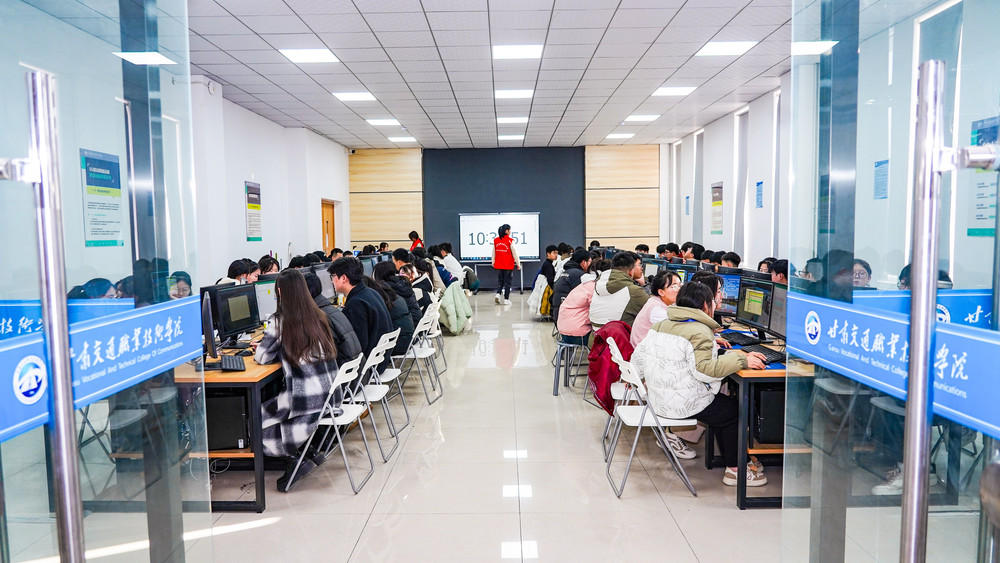 12、专项赛中职.jpg